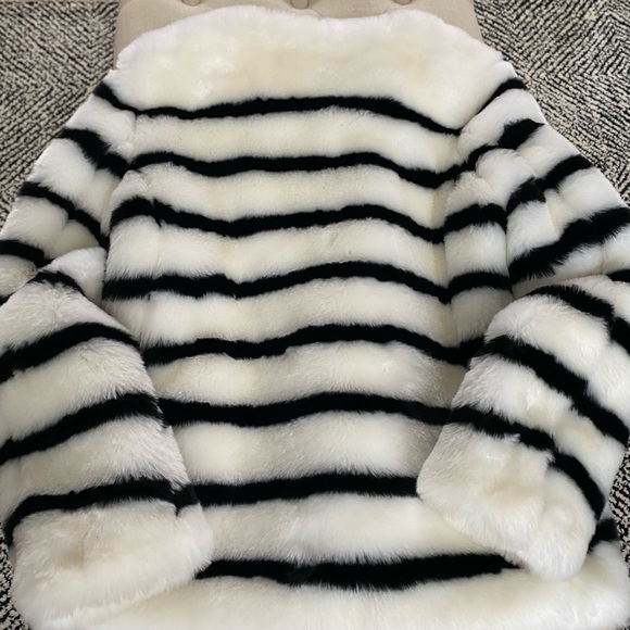 Faux Fur Black And White Striped Coat - size x-small - Picture 10 of 12